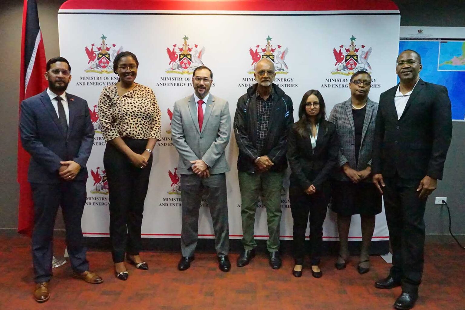 Ministry of Energy and Energy Industries | Minister Young meets with NP ...